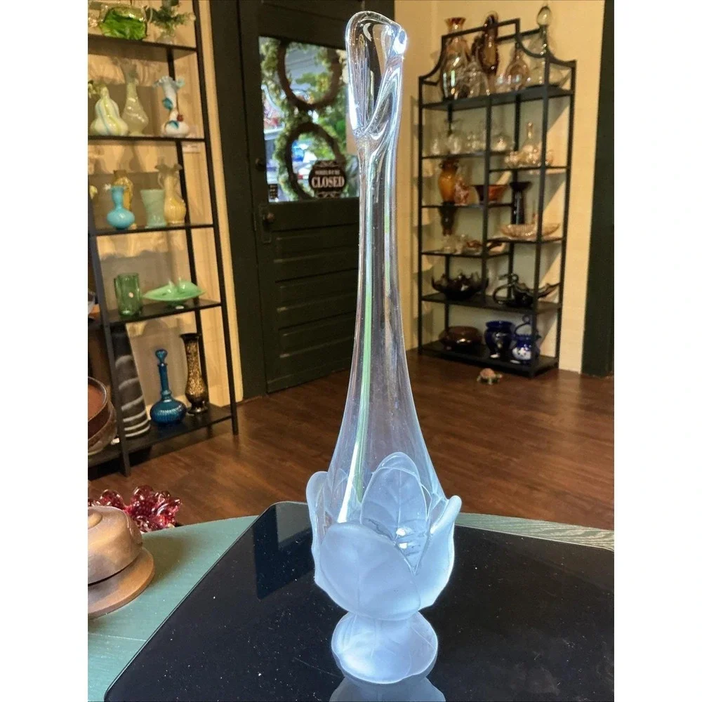 Vintage MCM Viking Glass Swung Vase Cabbage Leaf Satin Footed Base 13